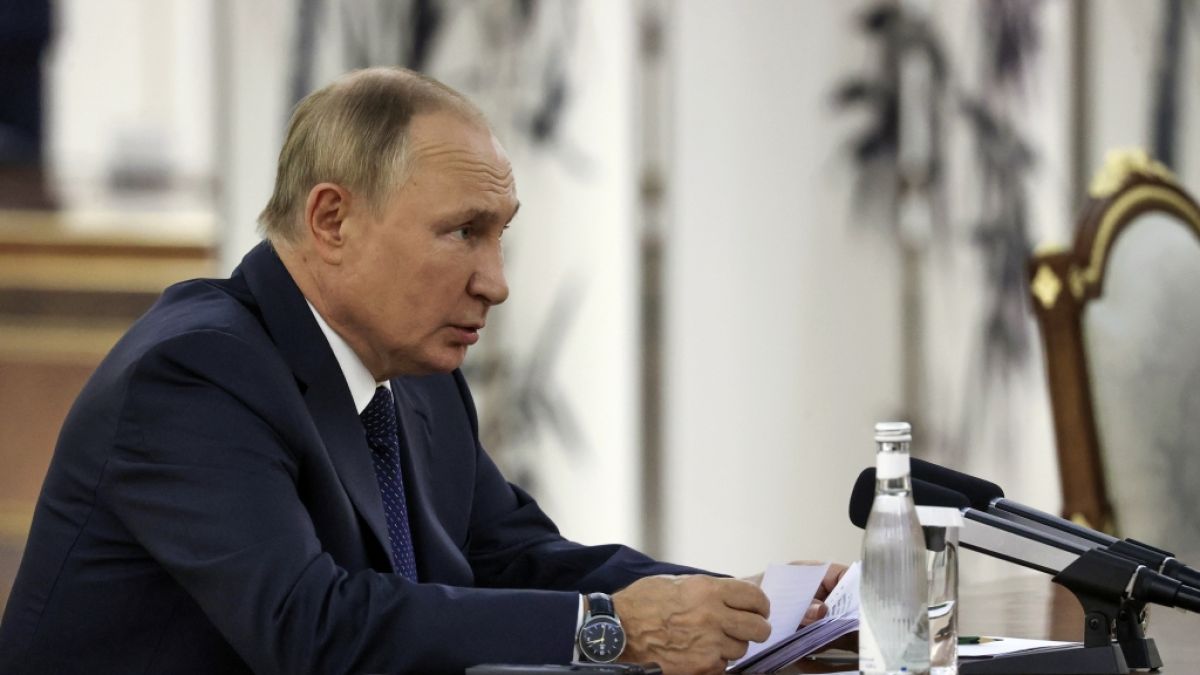 Wladimir Putin bringt seine U-Boote in Sicherheit. (Foto)