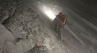 Rettungskräfte der Bergwacht in Ramsau bei Berchtesgaden suchen am Hochkalter nach einem vermissten Wanderer.