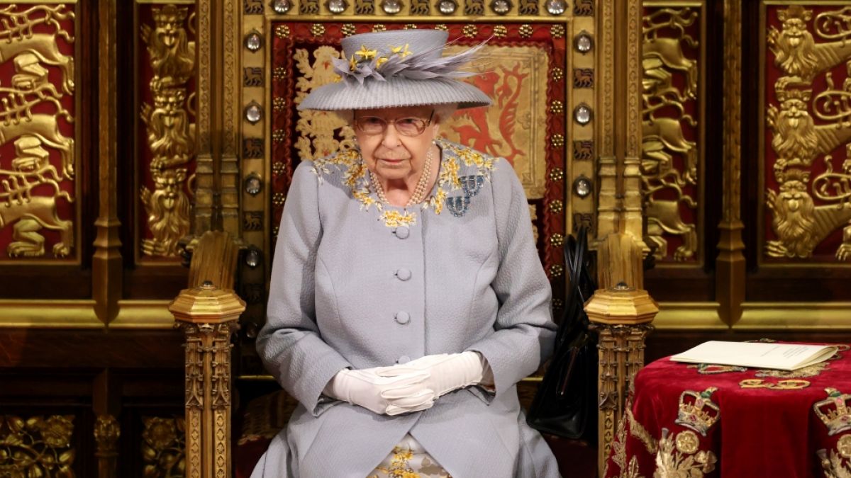 Betrüger geben sich jetzt bei einer miesen Masche als verstorbene Queen Elizabeth II. aus. (Foto)
