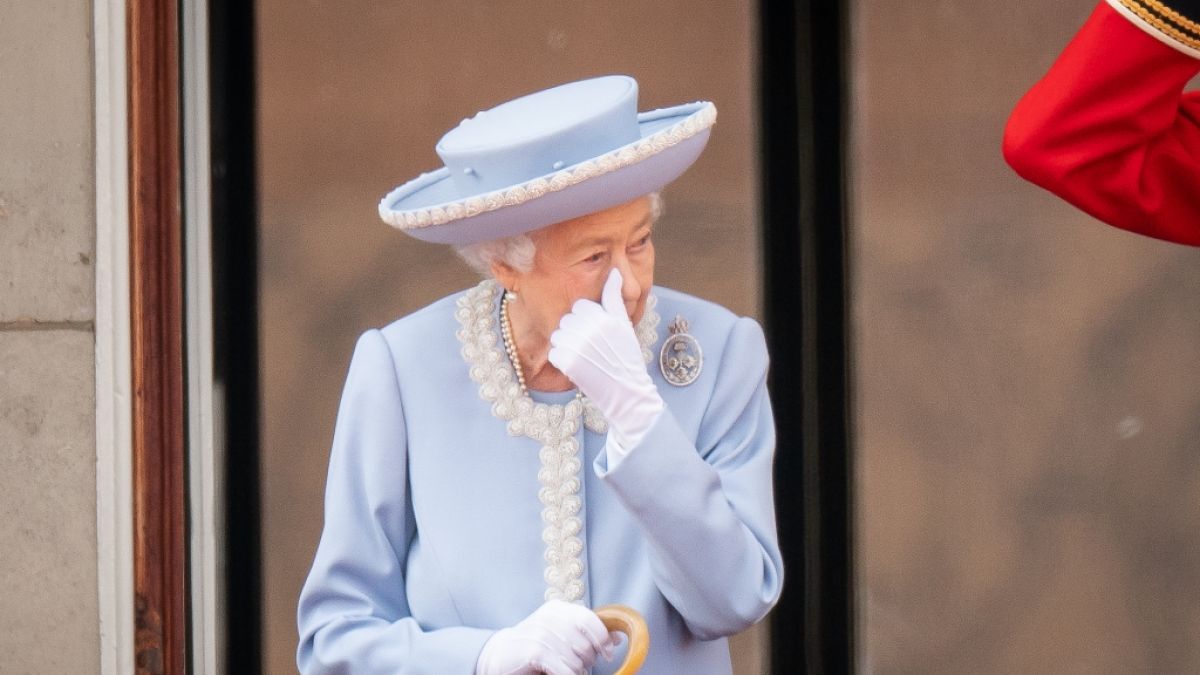 Queen Elizabeth II. soll "erschöpft und verletzt" gewesen sein. (Foto)