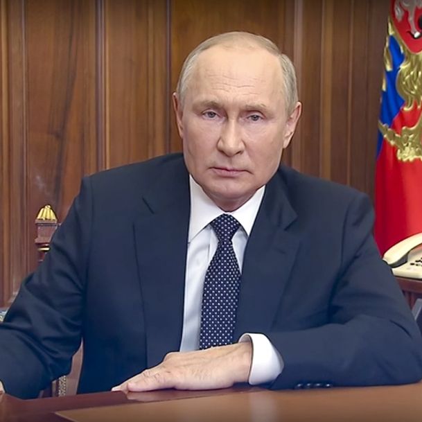 Telefonstreich entlarvt Kreml-Elite! Sohn von Putin-Sprecher verweigert Wehrdienst