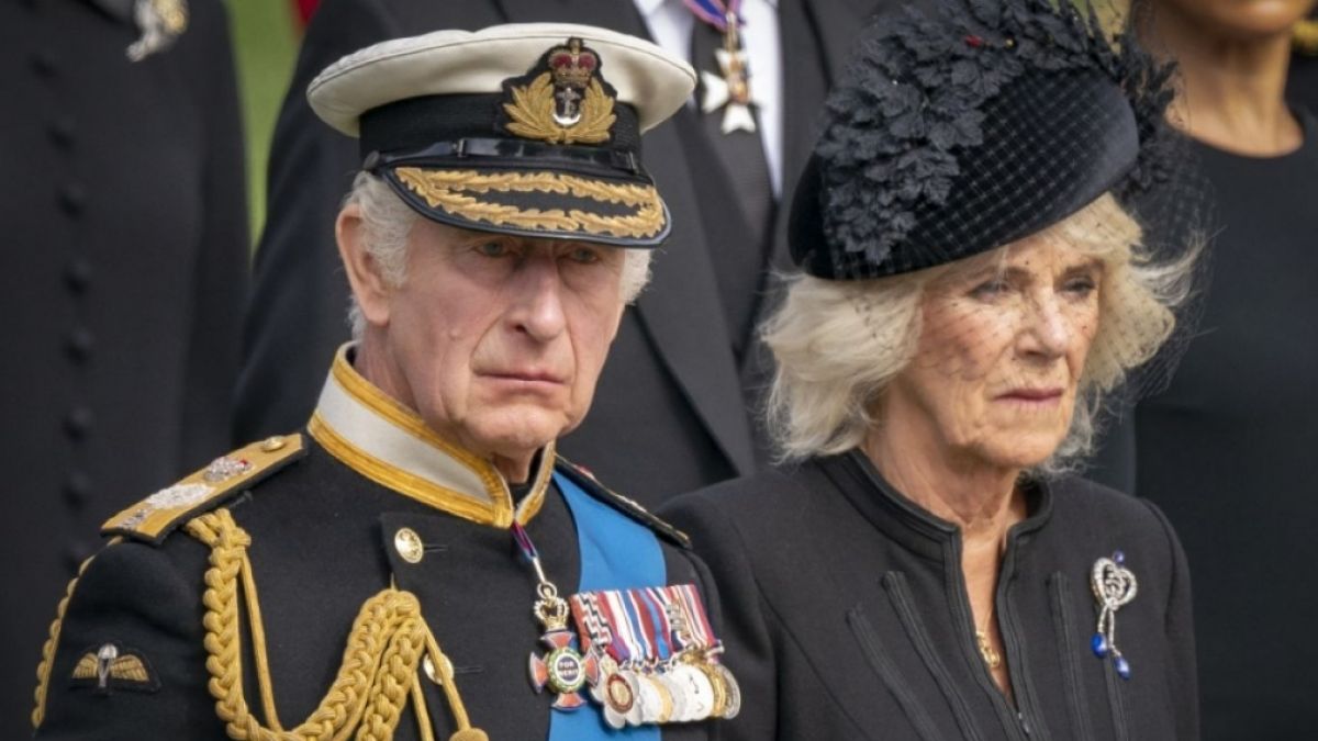 Die Nachrichten des Tages auf news.de: König Charles III.: Trennung beschlossen! Diese Royals will er endgültig rausschmeißen (Foto)