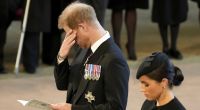 Prinz Harry kam wegen eines Streits über Meghan Markle zu spät zum Sterbebett der Queen.