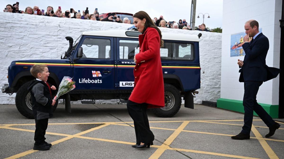 #Herzogin Kate zu Visite in Wales: Prinz William chancenlos! ER hat dies Kardia von Kate im Sturm erobert
