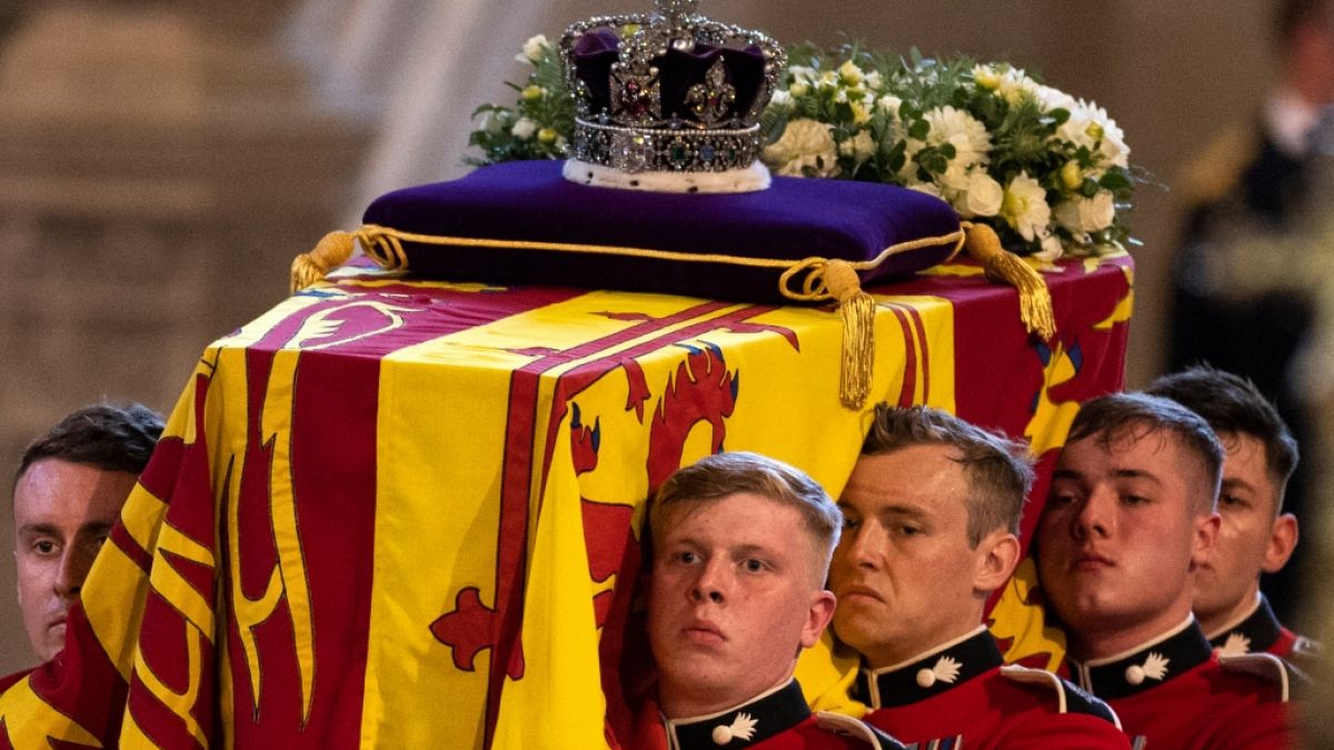 Soldat Jack Burnell-Williams, der den Sarg von Queen Elizabeth II. begleitete, ist mit 18 Jahren verstorben. (Foto)