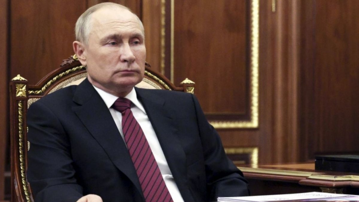 Die Nachrichten des Tages auf news.de: Wladimir Putin eiskalt: Nach Ukraine-Gegenoffensive! Schock-Video zeigt Putin-Atomzug (Foto)