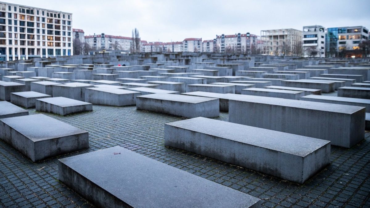Das Holocaust-Mahnmal in Berlin erinnert an die jüdischen Opfer des Nationalsozialismus. (Foto)