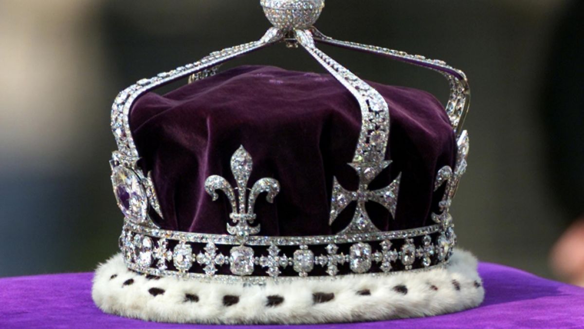 Der Koh-i-Noor-Diamant an der Stirnseite der Krone, die zuletzt Queen Mum gehörte, sorgt seit geraumer Zeit für Kontroversen. (Foto)