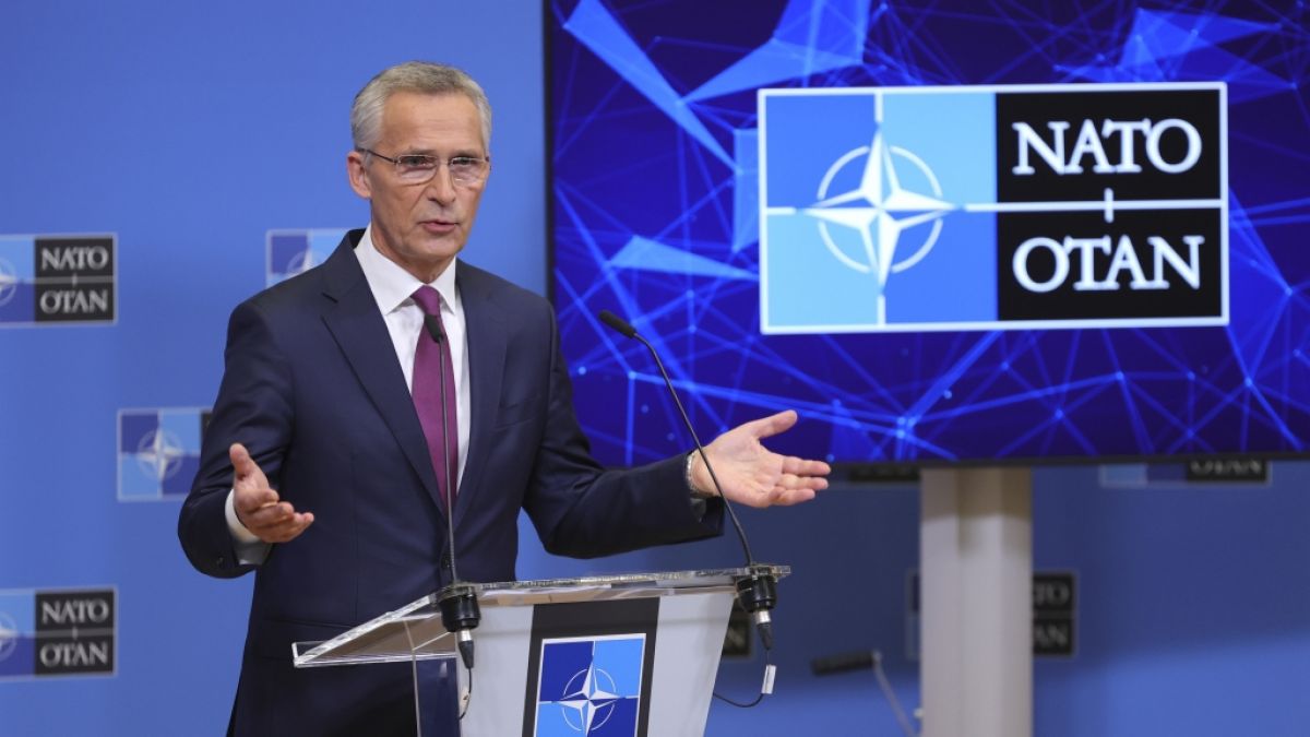 Generalsekretär Jens Stoltenberg berichtet von neuen Entscheidungen der Nato nach dem Verteidigungsministertreffen. (Foto)