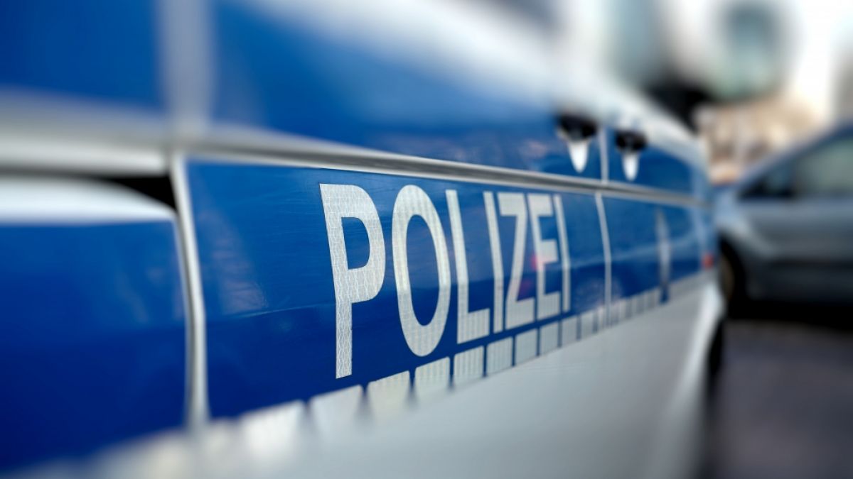Die Berliner Polizei ermittelt zu einer Messerattacke im Stadtteil Friedrichsfelde. (Symbolfoto) (Foto)