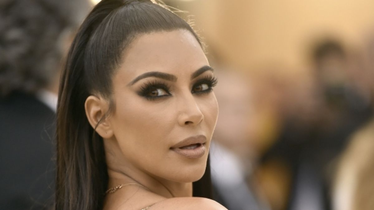 Kim Kardashian gibt sich auf Instagram jetzt überraschend abgespaced. (Foto)