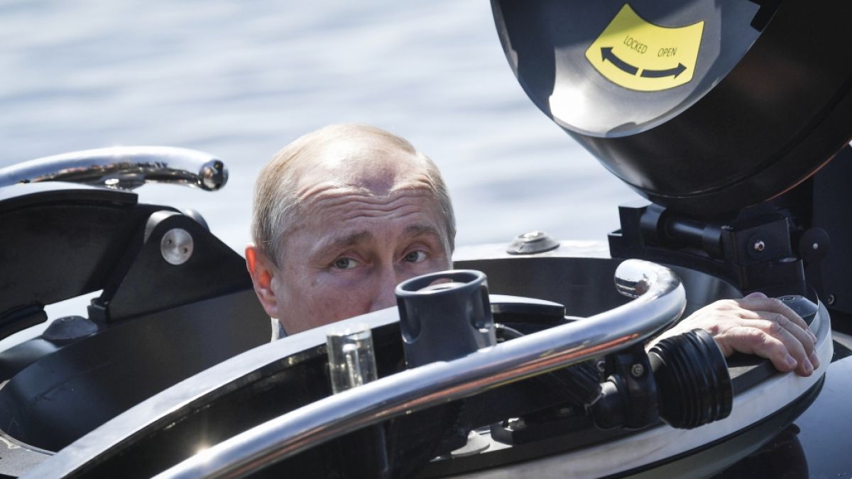 #Wladimir Putin: Putins Mörder-U-Schiff nahe jener Nato-Grenze gesichtet