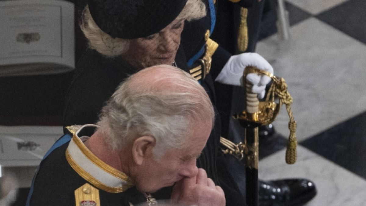 Große Herausforderung für König Charles III.: Neben dem Tod seiner Mutter Queen Elizabeth II. muss der Monarch auch seine neuen royalen Aufgaben meistern. (Foto)
