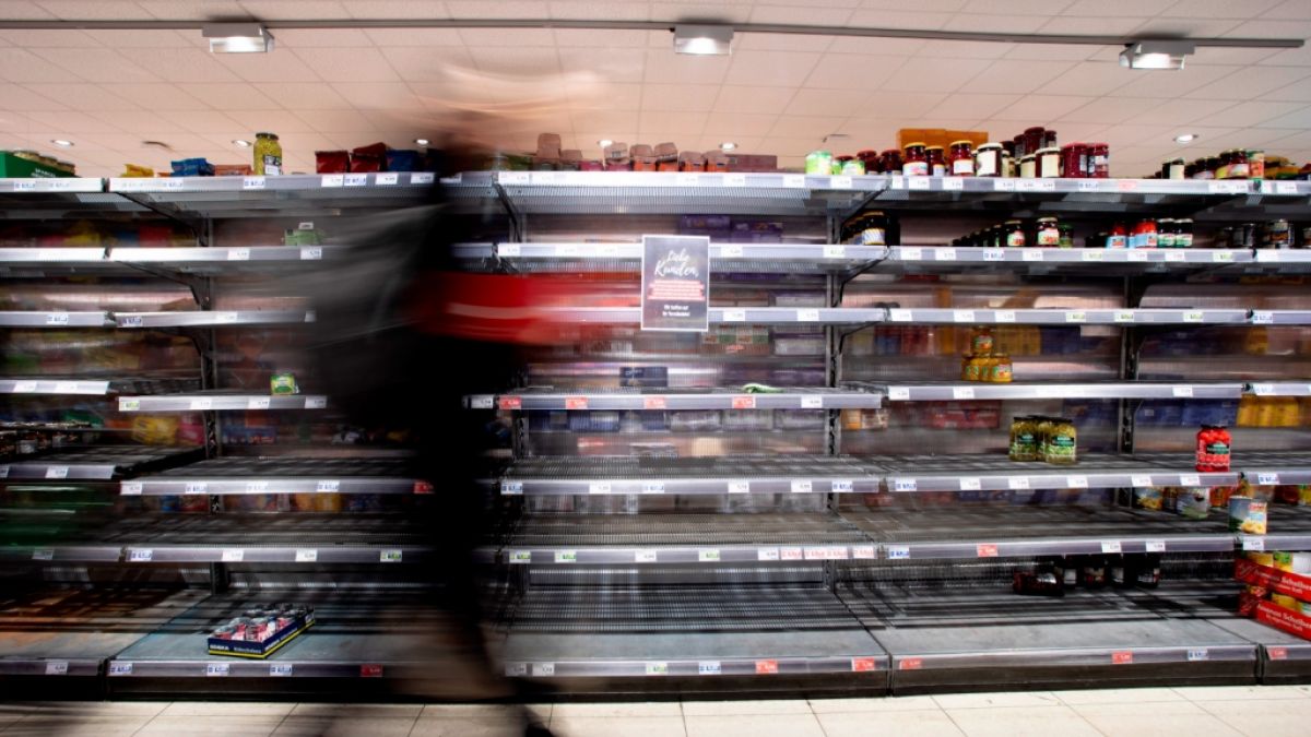 Leergefegte Regale statt Warenfülle: In vielen deutschen Supermärkten ist das derzeit an der Tagesordnung. (Foto)