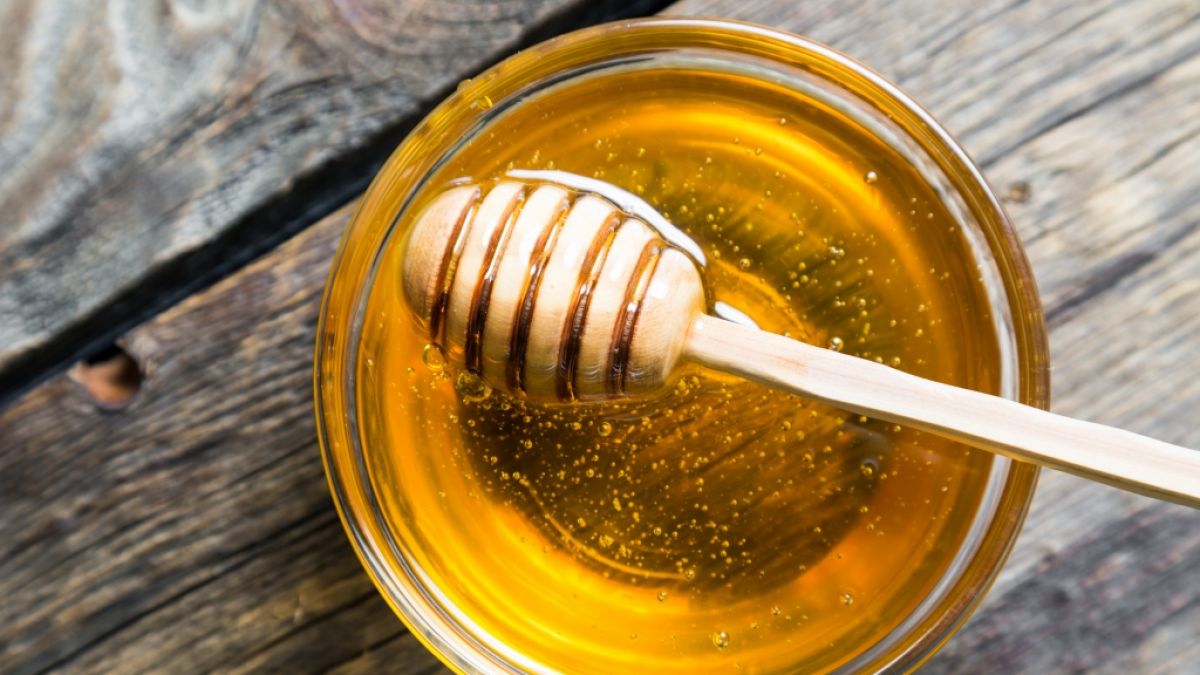 Ökotest hat Honig untersucht und eine erschreckende Entdeckung gemacht. (Foto)