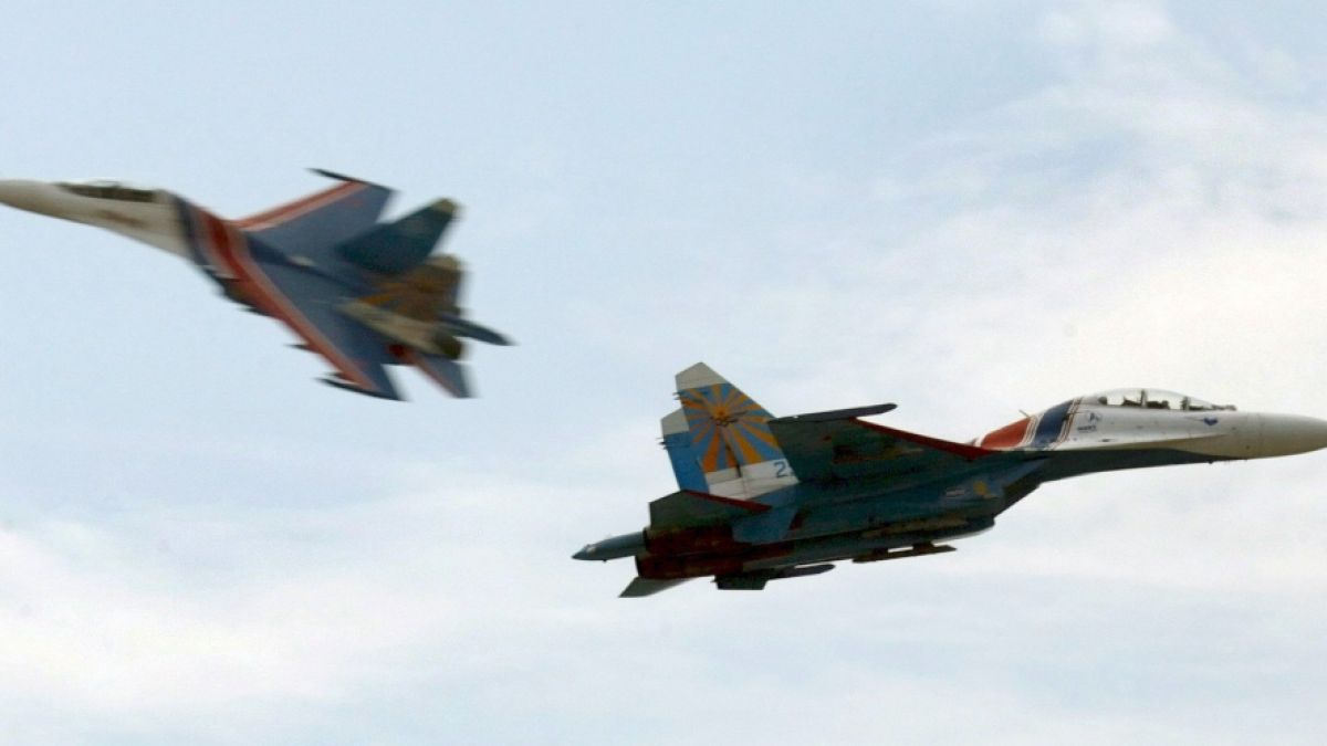 Zwei russische Kampfflugzeuge sollen versehentlich eine Rakete auf ein britisches Spionageflugzeug gefeuert haben. (Foto)