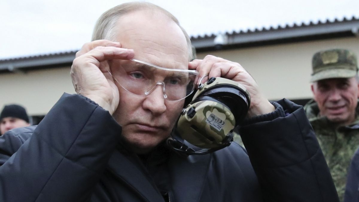 Wladimir Putin greift jetzt selbst zur Waffe. (Foto)