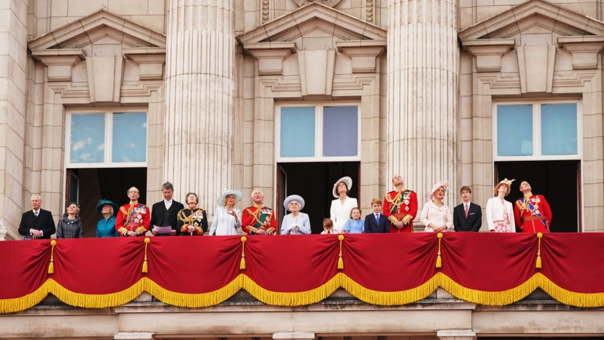 Wird König Charles III. die britische Monarchie wie angekündigt verschlanken? (Foto)