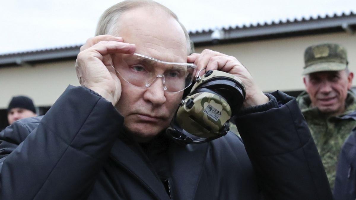Aufmerksamen Beobachtern ist es nicht entgangen: Wladimir Putin zeigt Anzeichen gesundheitlicher Probleme. (Foto)