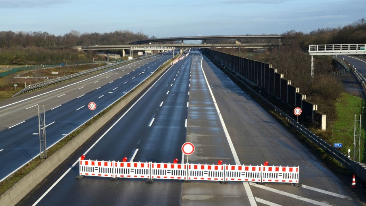 Die Autobahn 1 nahe Köln-Hürth ist gesperrt. (Symbolbild) (Foto)