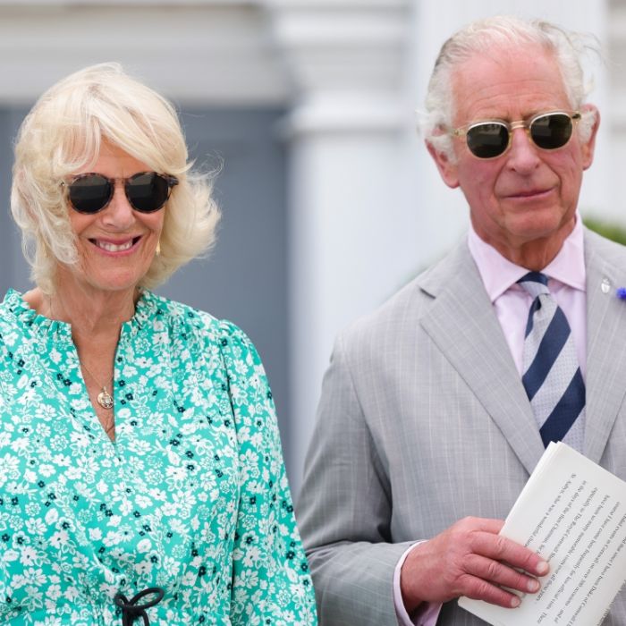Dieses Foto soll beweisen, dass König Charles und Camilla seine Eltern sind