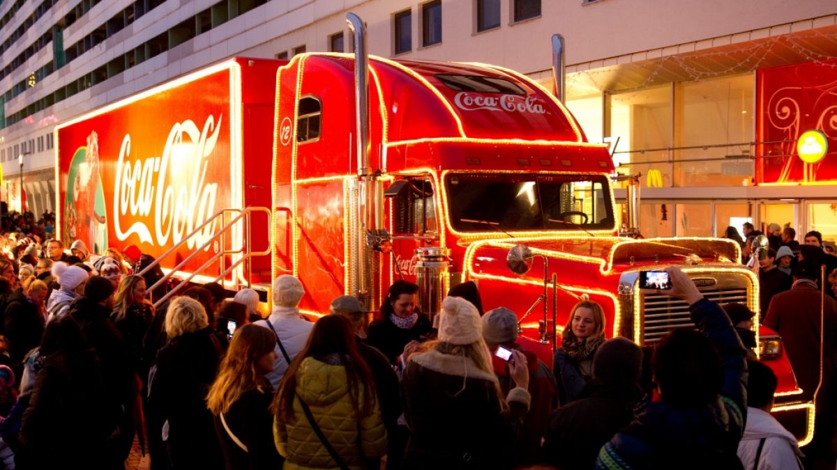 In insgesamt acht Städten machen die Coca-Cola Weihnachtstrucks in diesem Jahr Halt. (Foto)
