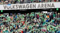 Beim Spiel VfL Wolfsburg gegen Bayern München waren am 5. Spieltag der Frauenfußball-Bundesliga die Tribünen der Volkswagen Arena voll besetzt.