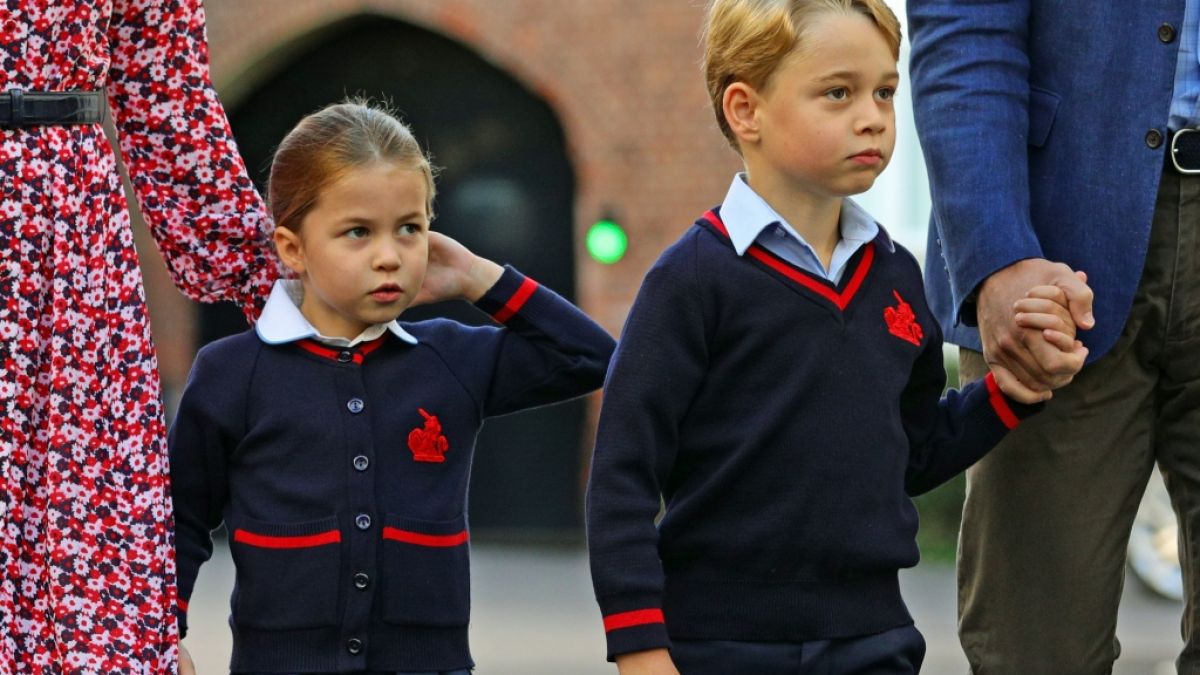 Im September 2019 hatte Prinzessin Charlotte, hier mit ihrem älteren Bruder Prinz George, ihren ersten Schultag in St. Thomas's in Battersea. (Foto)