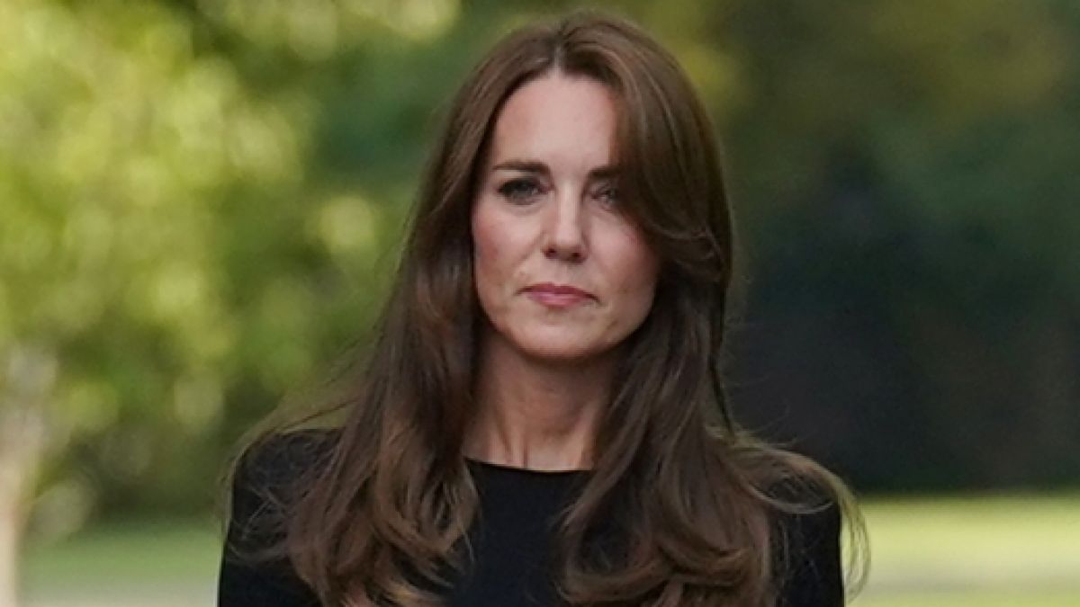 #Stühlerücken zwischen den Royals: Plötzliche Trennung! Nun steht Prinzessin Kate einzeln da