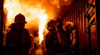 Bei einem Häuserbrand in Russland sind sieben Menschen, darunter fünf Kinder, in den Flammen ums Leben gekommen (Symbolfoto).