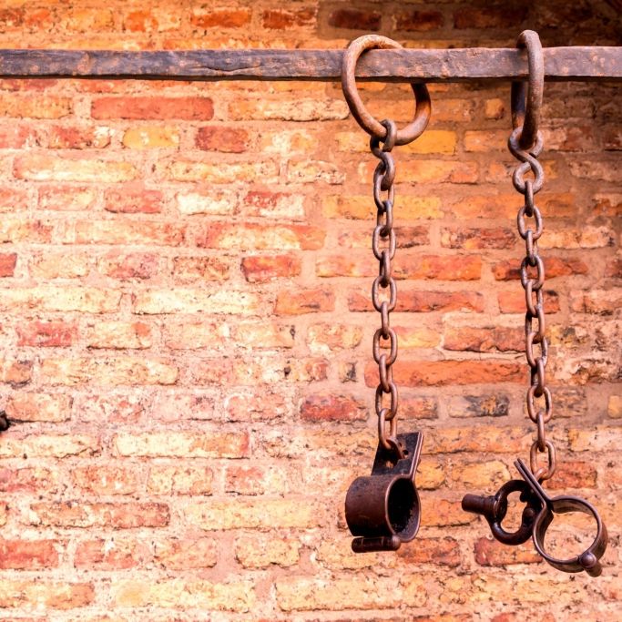 Gefangene mit Strom gefoltert! Wieder Folterkammern in Cherson entdeckt