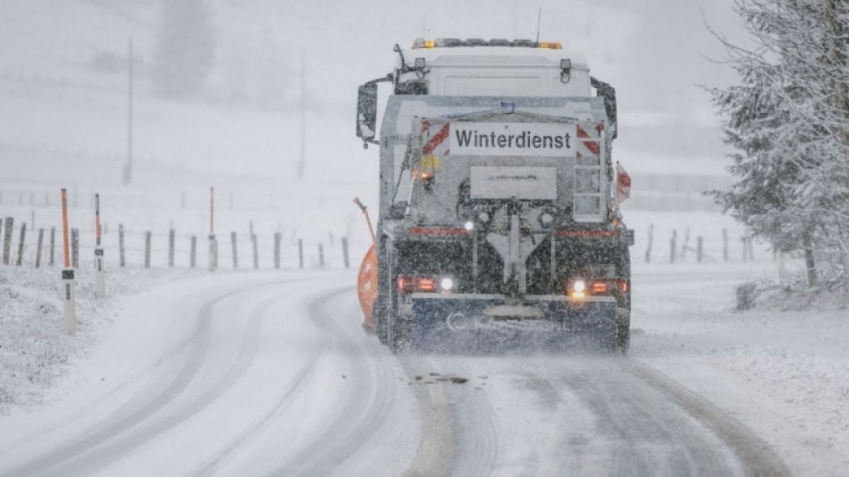 Die Nachrichten des Tages auf news.de: Wetter-Vorhersage Dezember 2022 aktuell: Neuer Bibber-Hammer! Wettermodell sieht "klassische Winterlage" kommen (Foto)