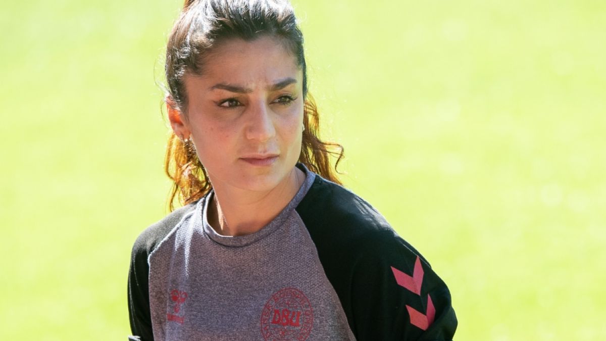 Die WM-Fernsehexpertin Nadia Nadim trauert um ihre Mutter. (Foto)