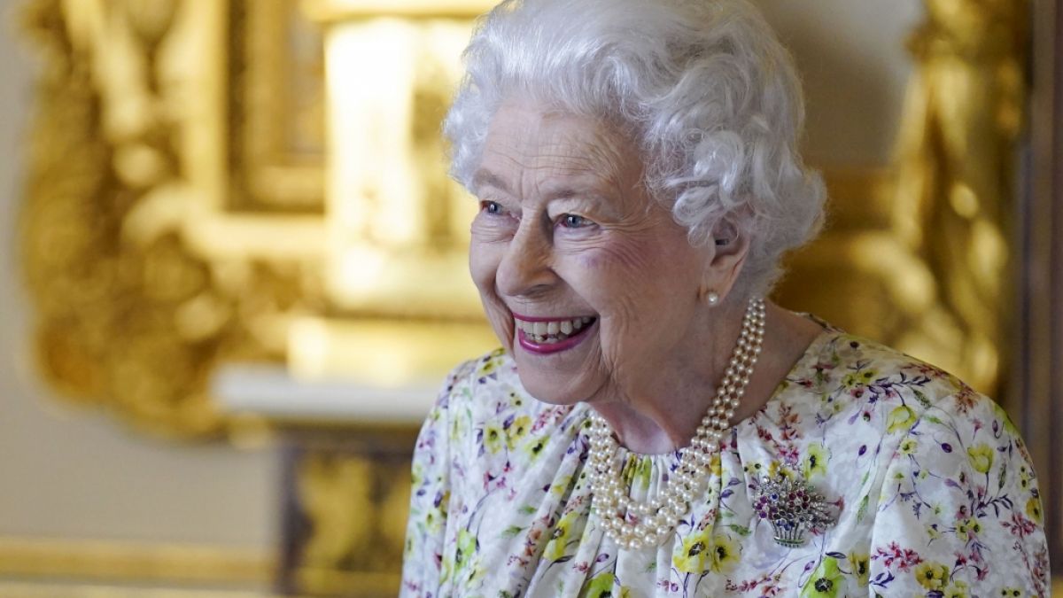 Queen Elizabeth II. soll ein Jahr vor ihrem Tod an Knochenmarkkrebsgelitten haben. (Foto)