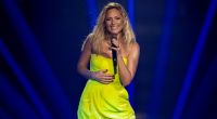 Schlager-Superstar Helene Fischer singt bei einem Auftritt.