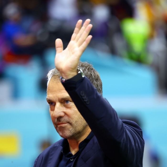 Fans fordern Rücktritt! Nimmt Bundestrainer Hansi Flick bald seinen Hut?