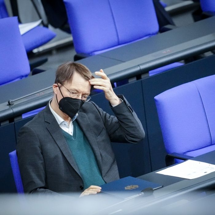 Vorzeitiges Amts-Aus erwartet! FDP-Politiker attackiert Gesundheitsminister