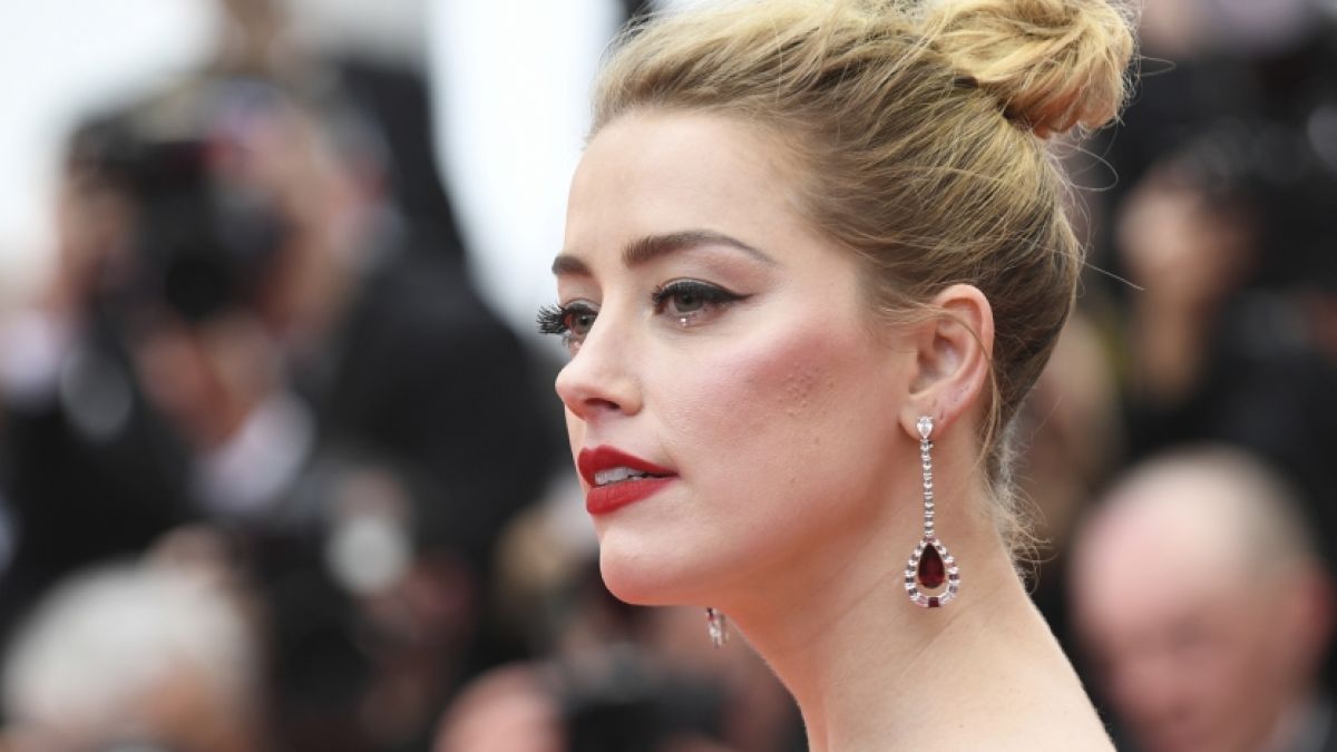 Amber Heard will erneut gegen Johnny Depp vor Gericht ziehen. (Foto)