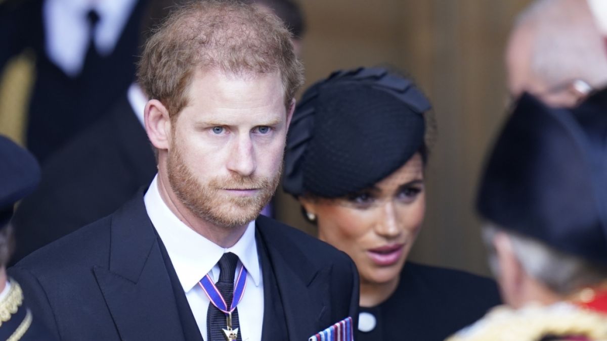 Wenn die Körpersprache mehr sagt als tausend Worte: Zwischen Prinz Harry und Meghan Markle scheint der Haussegen gewaltig schief zu hängen. (Foto)