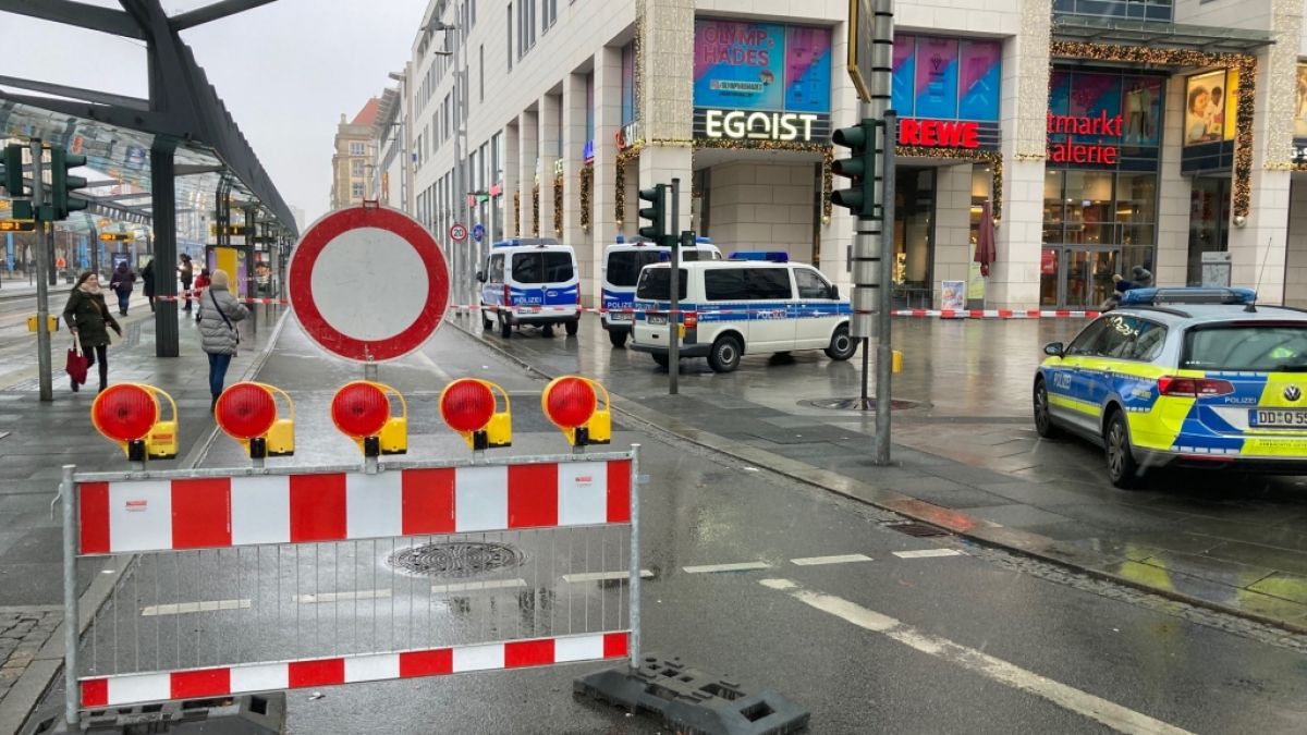 Die Polizei hat die Altmarktgalerie in Dresden nach einer Geiselnahme abgesperrt. (Foto)
