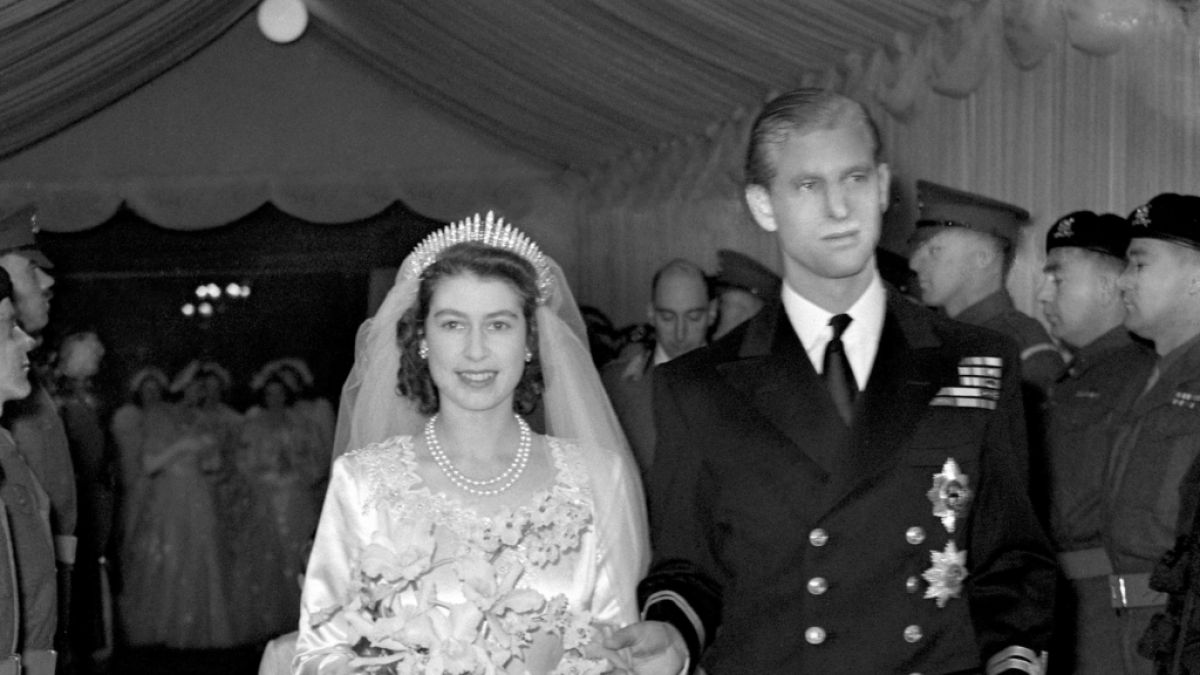 Kronprinzessin Elisabeth und Prinz Philip bei ihrer Hochzeit 1947. (Foto)