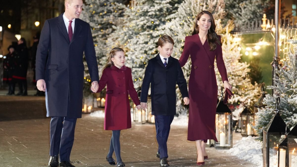 Prinz William, Prinz George, Prinzessin Charlotte und Prinzessin Kate besuchen den zum Weihnachtsgottesdienst "Together at Christmas" in der Westminster Abbey. (Foto)