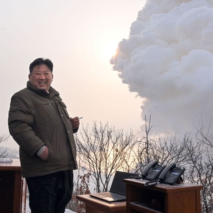 Atom-Hammer droht! Nordkorea feuert Raketen Richtung Japan ab