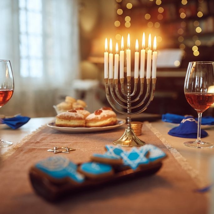 Bedeutung, Bräuche und mehr! DAS macht das jüdische Lichterfest Hanukkah aus