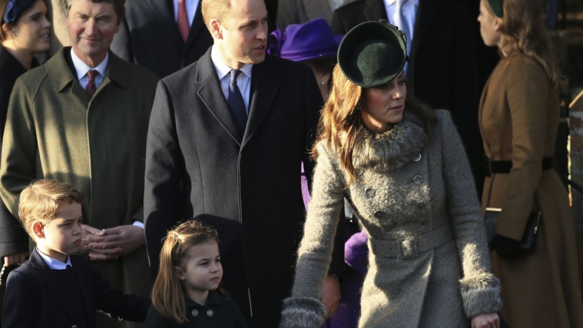 Weihnachten mit Mama Kate und Papa William fällt für Prinzessin Charlotte, Prinz George und Co. flach - der Royals-Nachwuchs wird eiskalt verstoßen. (Foto)