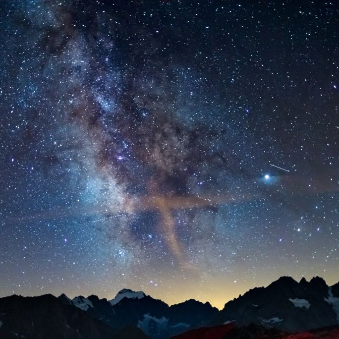 Sternschnuppen, Mondfinsternis und Co.! So galaktisch startet das neue Jahr