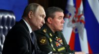 Wladimir Putin (l.) und Russlands Generalstabschef Waleri Gerassimow dürften die neuesten Nachrichten aus dem Ukraine-Krieg gar nicht gefallen.