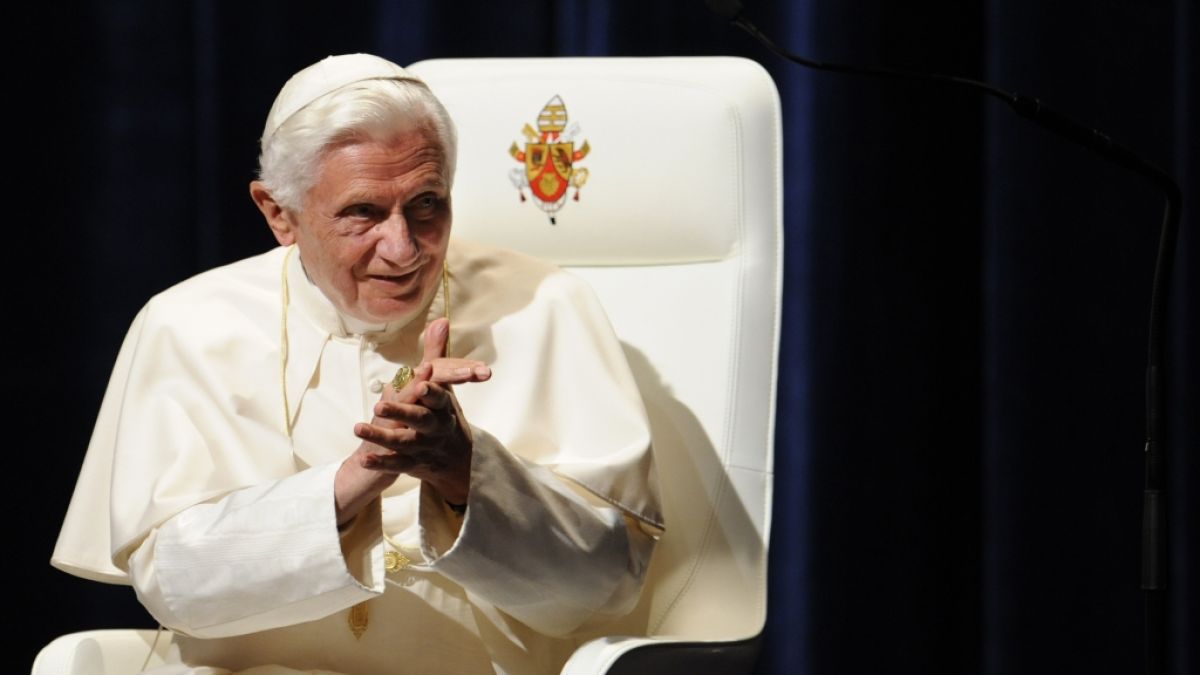 #Papst Benedikt XVI.: Vatikan verkündet: Benedikt XVI. bekommt Begräbnis wie ein Papst