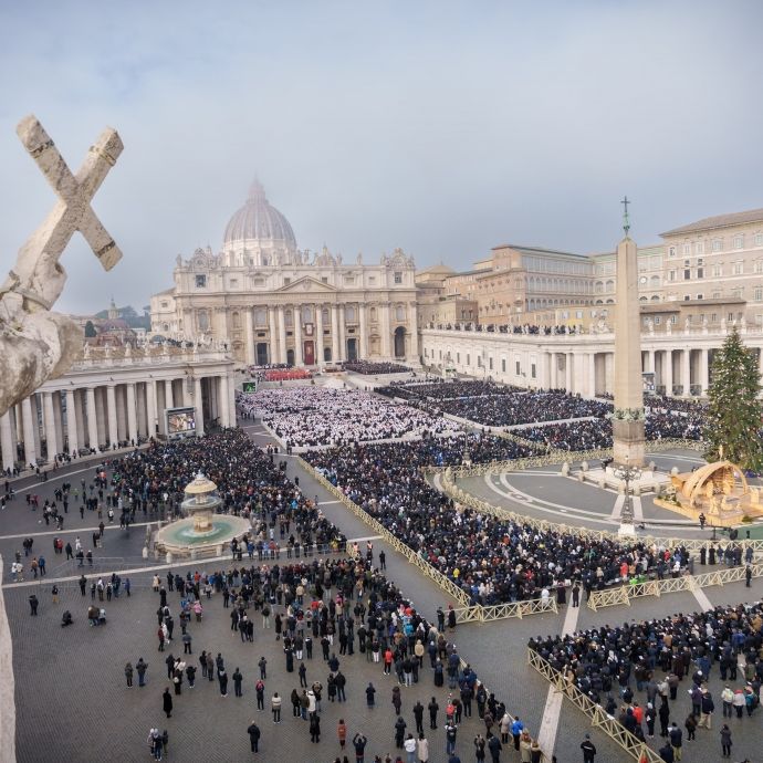 Nach Papst-Beerdigung: Gänswein soll private Aufzeichnungen Benedikts vernichten
