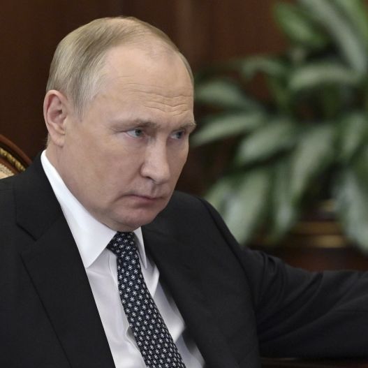 Rückzug nach Osten! Putins Langstreckenbombern geht die Luft aus